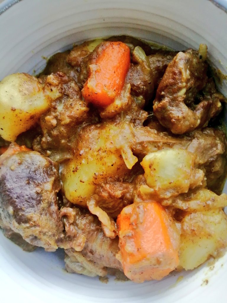 IlaTulye's tweet photo. @TeamNamibia asked what's your ideal Januworry stew and relish today...

I replied while salivating 🤭

In the age of influencers... I'm slightly embarrassed that I influenced myself into making a curry afval stew 😅 https://t.co/q4WYpHYAzd