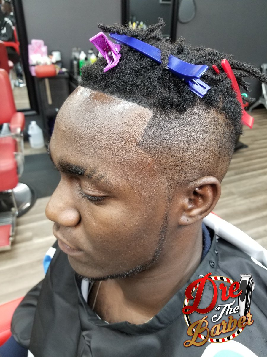 YoungDr3zzy's tweet image. Get'emRight #clippermagic #fadedcuts #shadowfade #headzuphairstudio #lauderhillbarber #browardbarber #dadebarber #southfloridabarber #barberlove #barberlife #barbercreativity #barbershop #barberconnects  #barberlive #margatebarber #westpalmbarber #fortlauderdalebarber