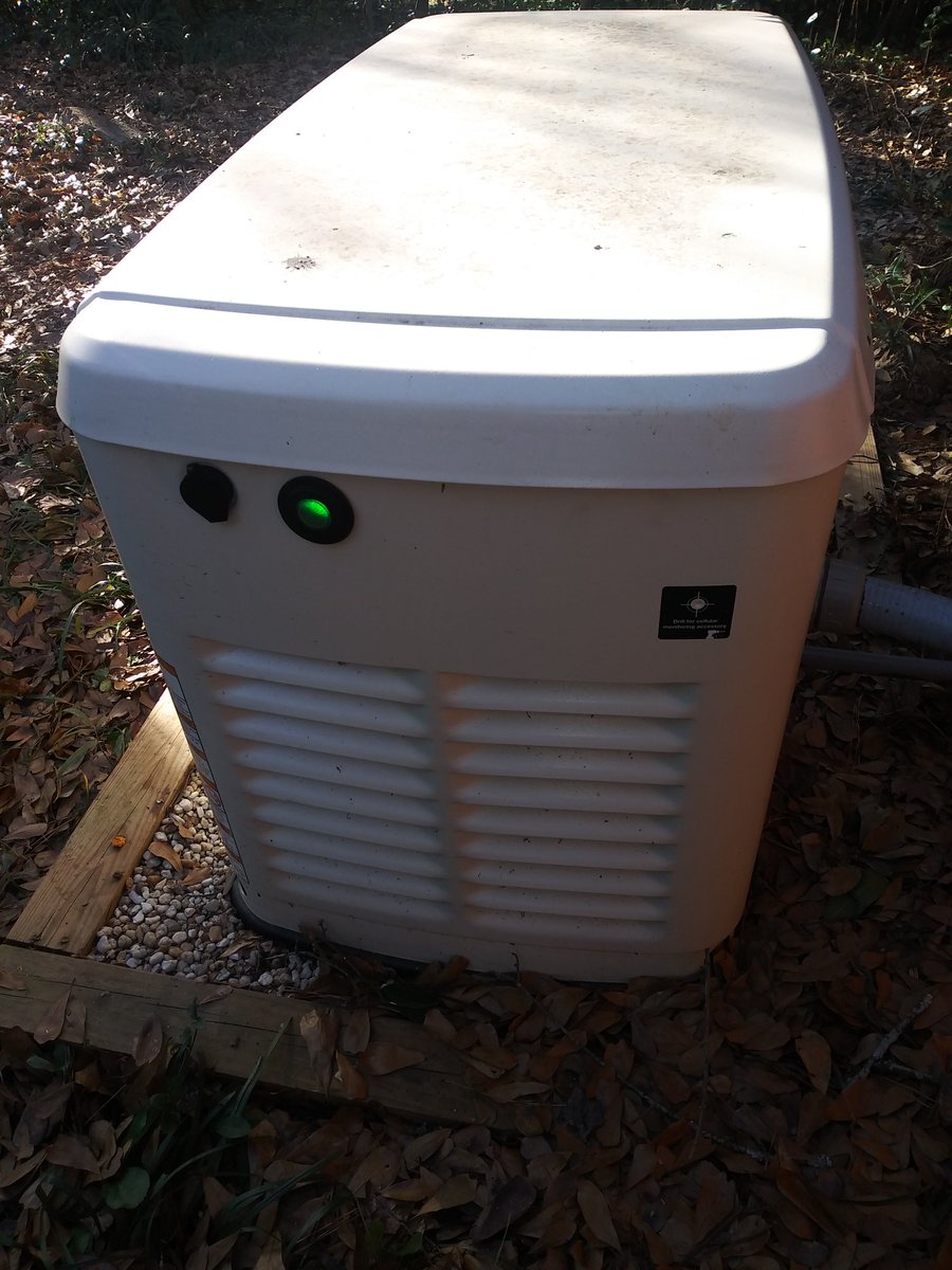masterselect's tweet image. Just wanted to give a little technical information too our existing and future generator customers. When you walk by your generator and see the green light is on everything is okay, if you see the yellow or red light on that means you need to call for service.