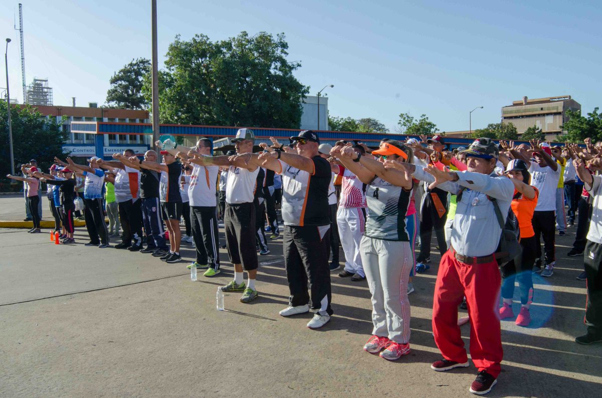 VENALUM_CVG's tweet photo. #Entérate|| @VENALUM_CVG realiza constantes actividades deportivas con la finalidad de promover el deporte cada día más en la familia venalumnista.

#SomosPotenciaDeportiva https://t.co/WEqTVRLYBd