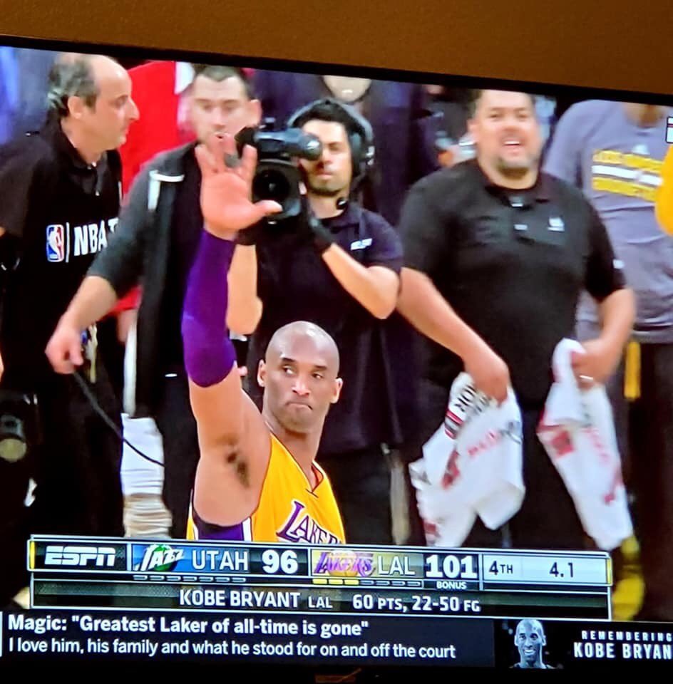 Wheremytray's tweet photo. How ironic on @kobebryant last game he wave goodbye at the time on the screen 😩😢 4. I... #KobeRIP #KobeForever #BlackMamba #thirdeye #KobeBraynt https://t.co/bBl0oQRNHJ