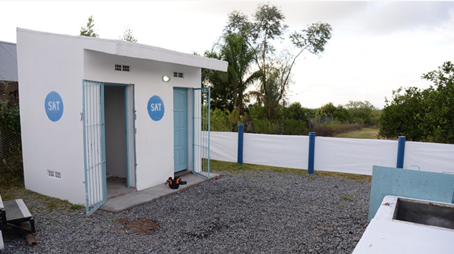 JuanManzurOK's tweet image. Junto al intendente Javier Noguera, la ministra Carolina Vargas Aignasse y el vicepresidente de la Legislatura, Gerónimo Vargas Aignasse, inauguramos un nuevo pozo hídrico en la zona norte de Tafí Viejo, una obra que beneficiará a más de 500 familias de Villa Obrera y Colmenar.