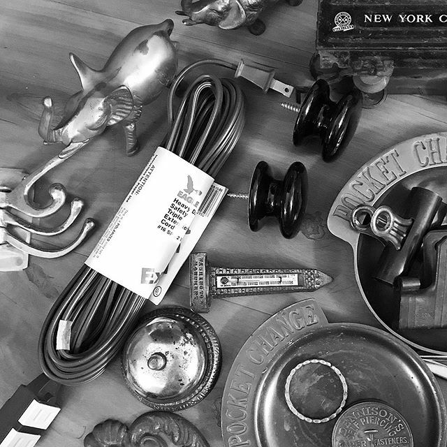 peacereiji's tweet photo. .
Buying

#oddmentstore 
#vintage
#vintageshop
#antique 
#antiqueshop
#vintageleathershoes
#usedleathershoes
#vintageinterior 
#antiqueinterior
#大阪
#鴫野
#京橋
#ビンテージ雑貨 https://t.co/6dDmCFdJN6 https://t.co/EP8HkES1P1