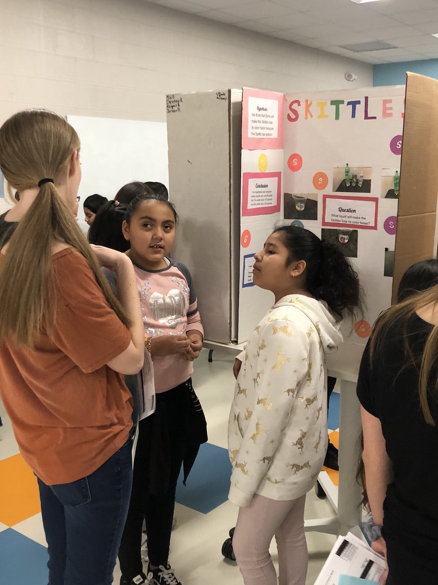 RobPrice2017's tweet photo. Science Fair presentations! https://t.co/vHJBhVWgcf