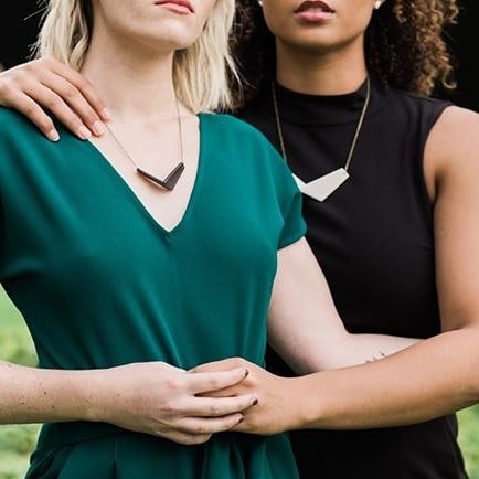 HandmadeDetroit's tweet photo. 💘VMKT Vendor Feature💘
GRAMMAR: Handcrafted, minimal, sculptural ceramic jewelry. Made in small batches for the conscientious design lover.
#VMKT | Feb. 2 | Majestic Theatre
$15 with make and takes
$1 to walk around and shop https://t.co/zuTknnKrFa