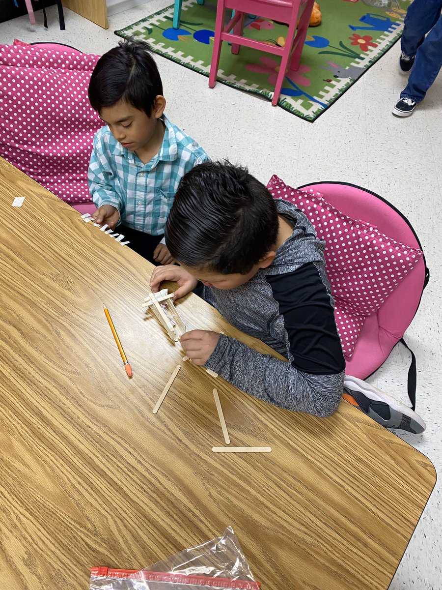 MASTFINSUP's tweet photo. Check out this awesome STEM activity that our 3rd graders completed during their study of the Boston Tea Party. The students had to use our Engineering Design Process to create a waterproof crate for their teabags! #yeahthatstemschool #finsup @MASTFINSUP https://t.co/OvqOVnKFre