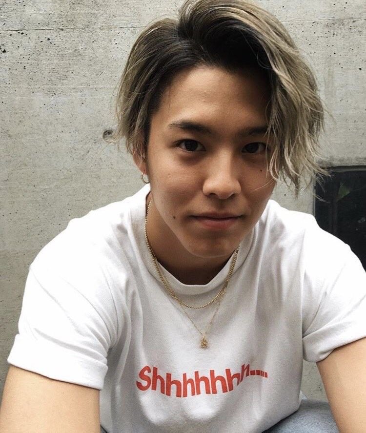 りく妻 Kaori りくちゃんのほくろに恋をした 我が家の日常パート 帰ってくる前必ずlineをくれるriku 内容は絶対 夕飯は焼肉 違うこと言えない そしてあなた今減量中でしょ Riku 青山陸 りっくん 青山家の日常 りくの妻です りくは