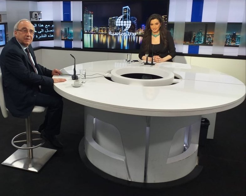 من حلقة الليلة #بدبلوماسية 
وزير العدل السابق "البيرت سرحان". اعتقد انه من بين الذين ظُلموا من تعميم فكرة ان كل وزراء الحكومة السابقة فاشلين او فاسدين.  كل التوفيق له و لباقي الوزراء الذين حاولوا العمل جديا و لم يأخذوا فرصتهم.
<a href="/AlbertSerhan/">Albert A. Serhan</a>