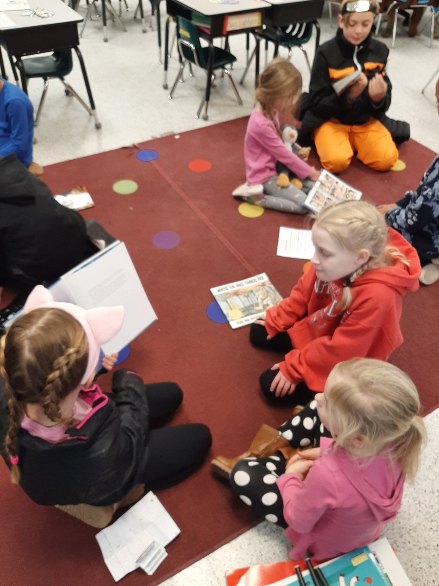 its_missbaker's tweet photo. Buddy reading with 4th and 1st grade foxes 🦊. Plus a special read aloud from Darth Vader himself! @JonesESAACPS #AACPSReadWithMe https://t.co/cAcTTDEw9O