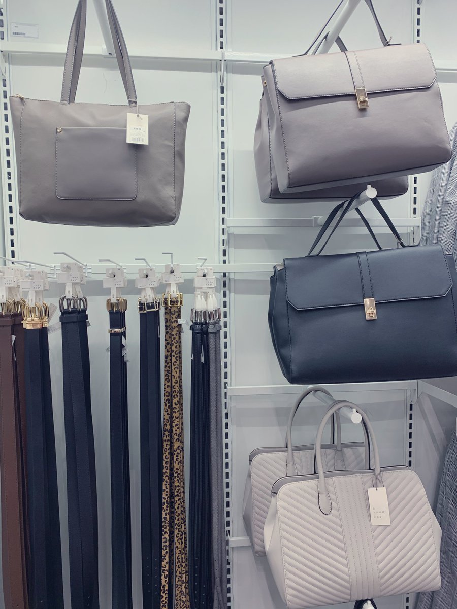 wanderrlusstt's tweet image. Loving the Jewelry/Accessories refresh! Come get you accessorizing needs Vermont! 😍 #T3306 #target #TargetStyle #SmallFormat #ANewDay #SugarFix #UniversalThread @TargetVt @VM_T3306 @target_marcy @ShillBrian @Djoumbarry