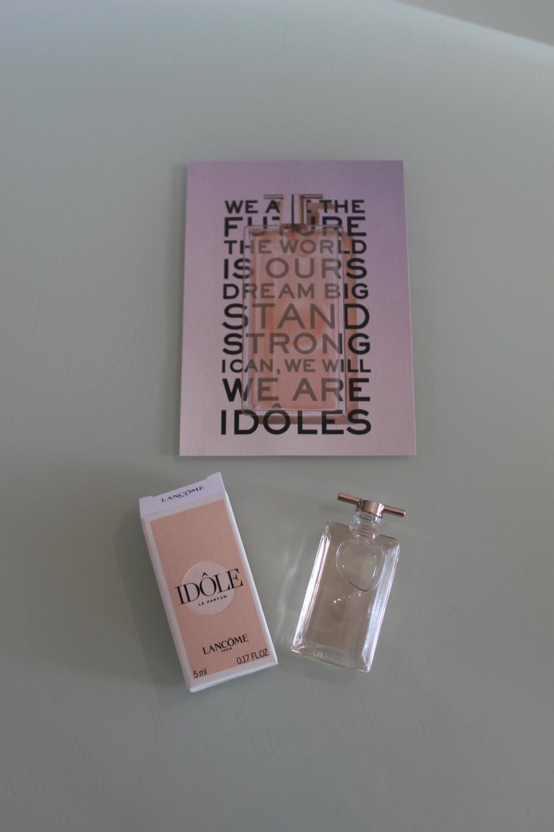 GemelAime's tweet photo. Découverte du nouveau parfum 
@LancomeFR
, j'ai nommé #Idoleparfum. Le format miniature est très original (et plus généreux qu'à l'habitude).

Et l'odeur??? Et bien c'est tout simplement mon parfum préféré du moment!!!

#Lancome #wearestrong #parfum https://t.co/ccMVkOcuZG