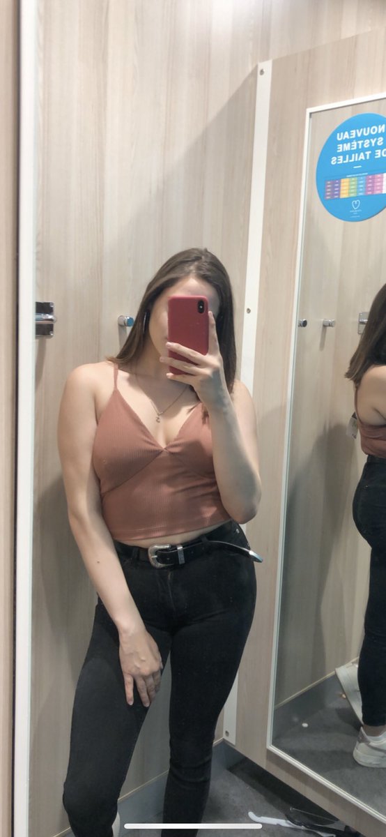 Amandinehdd5's tweet photo. un certain glow up, qui l’auru cru ????? 😭 https://t.co/tJjsnSWwhx