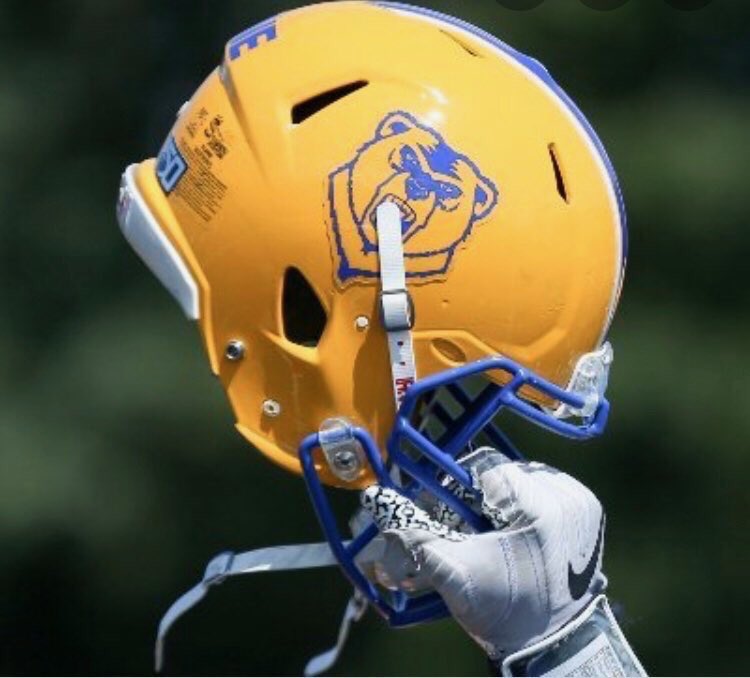 aidancasey54's tweet photo. It’s official. @WNEFB #COMMITTED
Thank you to EVERYONE who has supported me both as a player and a person. Especially @coachbowkett. The best is yet to be.
@coach_lebeau &amp; @coachmalsonFB &amp; @CoachDBenoit I’m grateful for the opportunity to be a #GoldenBear
#Evolut20n https://t.co/xqZcPcRGxB
