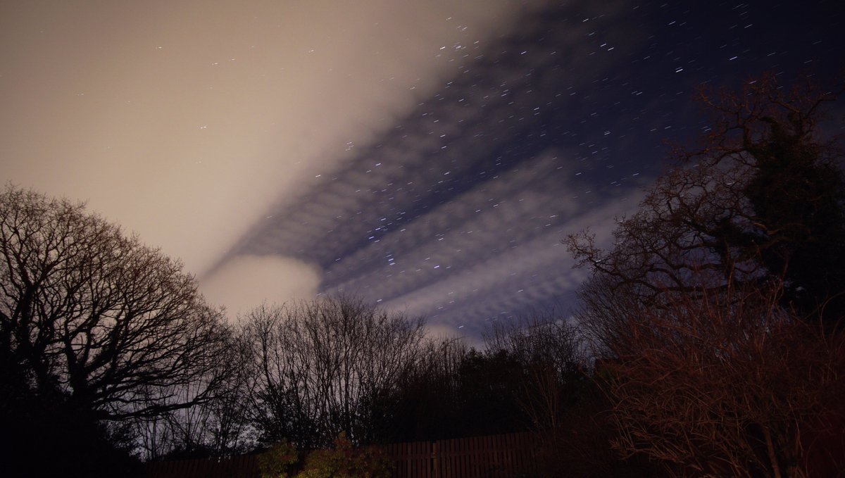 tyseren's tweet photo. Just a bit of fun - Orion startrails in the cloud rays.. #FLOrion https://t.co/yzz7uRK6Sj