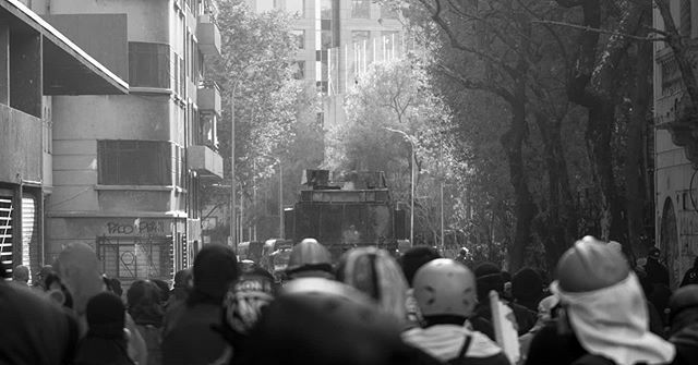 Frax777's tweet photo. Nada ha cambiado.

#acab #chile https://t.co/DhNz7yPKPH https://t.co/PWVwLszGCO