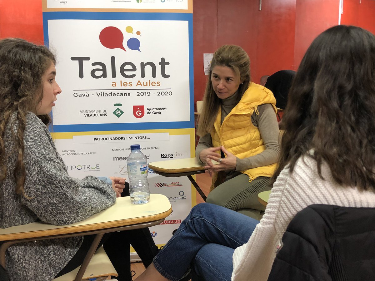TFtalentfactory's tweet photo. Formación #talentaules2020 en @InsTorreRoja con #Secusent @castillamedina @ARQUITIR1 https://t.co/znq3O9cHNz