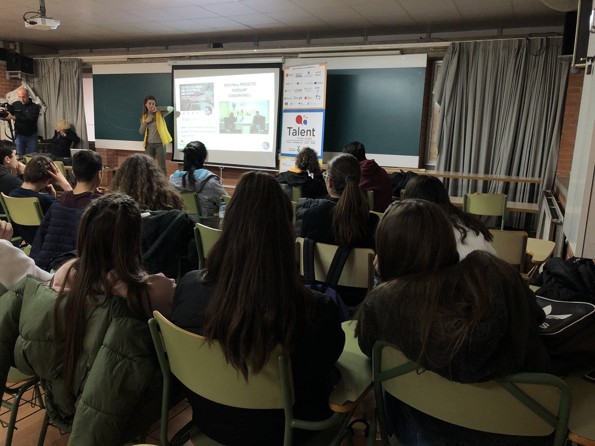 TFtalentfactory's tweet photo. Formación #talentaules2020 en @InsTorreRoja con #Secusent @castillamedina @ARQUITIR1 https://t.co/znq3O9cHNz