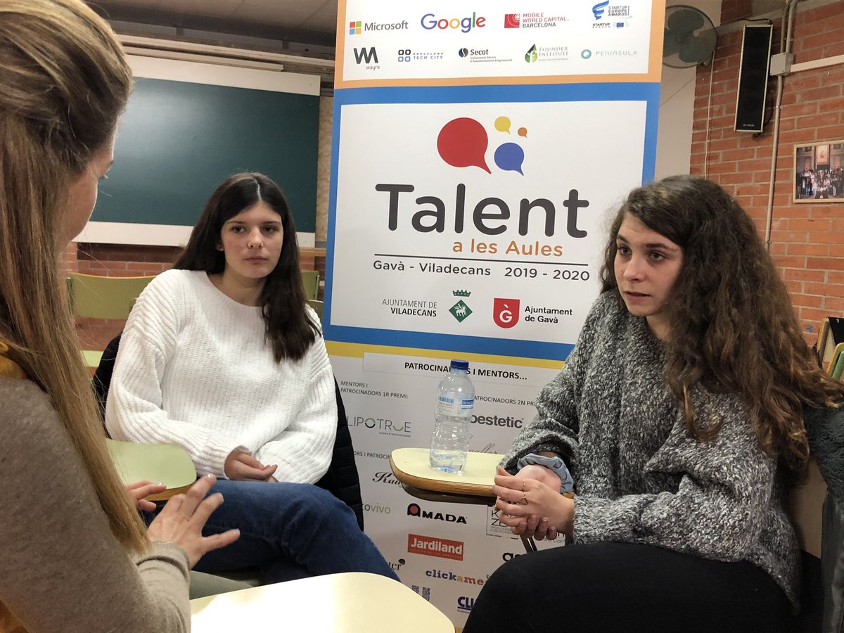 TFtalentfactory's tweet photo. Formación #talentaules2020 en @InsTorreRoja con #Secusent @castillamedina @ARQUITIR1 https://t.co/znq3O9cHNz