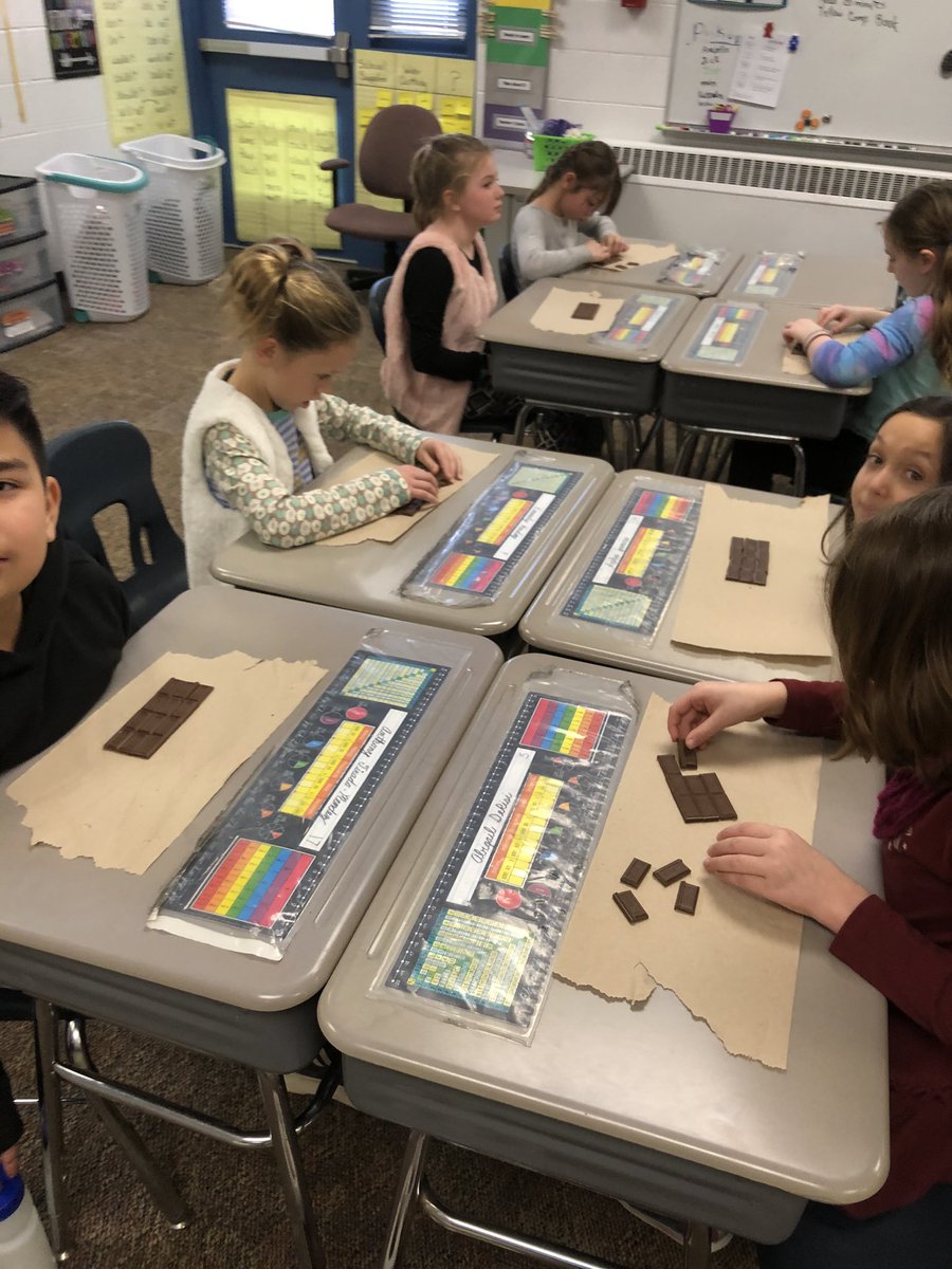 skinnerlaura64's tweet photo. The best way to teach fractions is with a Hershey’s chocolate bar. Would you rather eat 1/12 or 11/12’s of a candy bar? @VV_Voyagers #fractionscanbefun #thirdistheword #viewourstory https://t.co/12GTHP7Azt