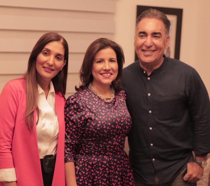 margaritacdf's tweet photo. Hice una visita bien productiva a la provincia de #LaVega, en apoyo a @DrMarioHidalgo, próximo Alcalde de esta ciudad, con la integración de  #MildredApolinario, próxima diputada y miembro de nuestra familia del progreso social. ¡El @PLDenLinea caminando unido hacia el triunfo! https://t.co/gDx63hPC16