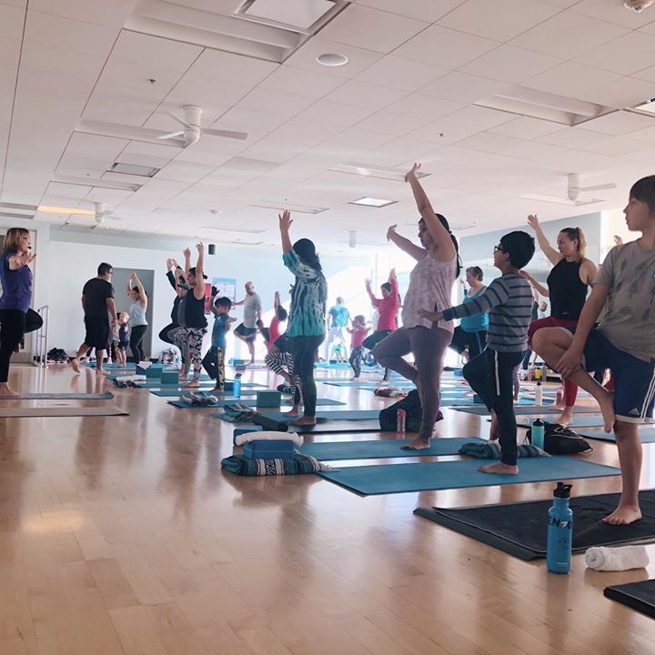 ClubSportSJ's tweet photo. Family Yoga 🧘‍♀️🧘

#ClubSportSJ #TrainForLIfe #Fitness #SanJose #FamilyYoga https://t.co/KKlBBHmTvm