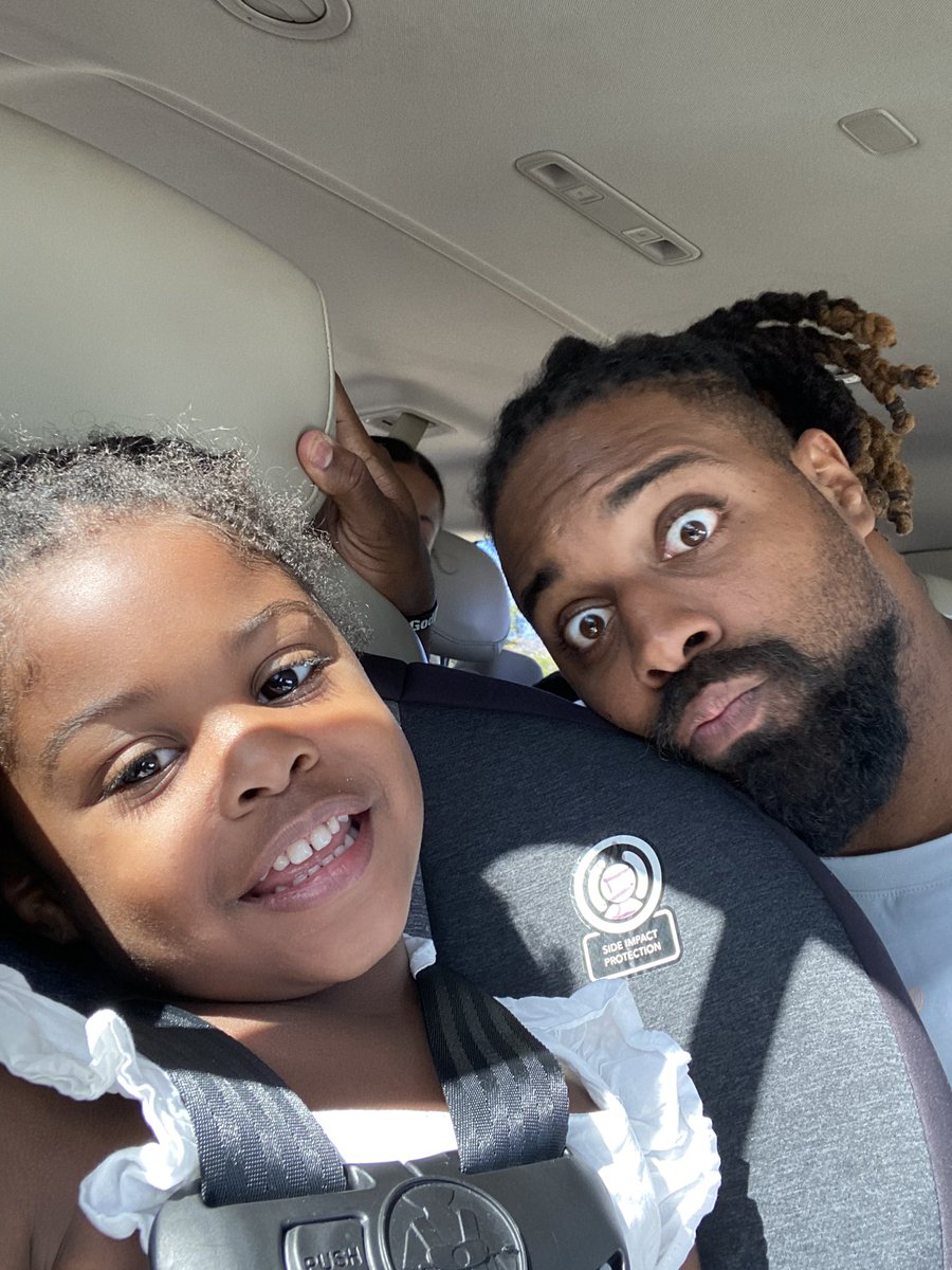 camjordan94's tweet photo. @markingram21 @elleduncanESPN #girldad https://t.co/zLE8JoFySV