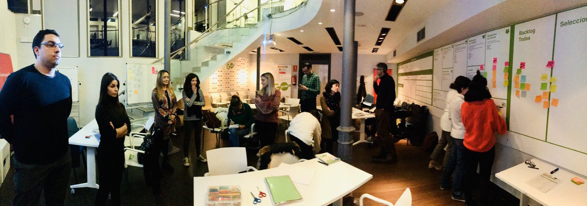 picoj's tweet photo. Cuanta recarga de nueva energía me producen los talleres de design Thinking con los emprendedores con ganas de hacer cosas y mejorar el mundo!!!
Disfrutando como un niño con mis chic@s del Coworking @eoi Santander. https://t.co/WqinH2qwkI