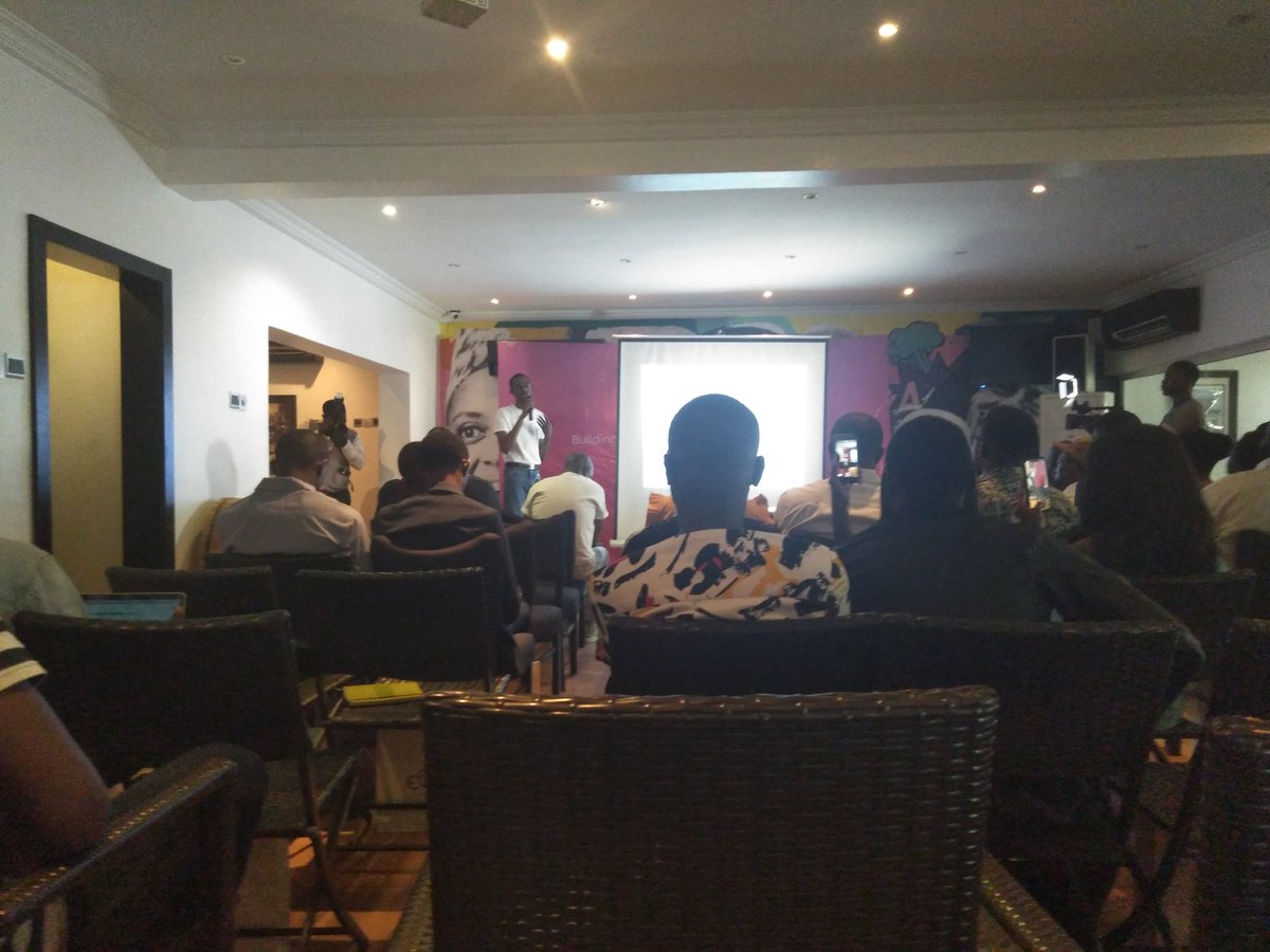 PiousGeek's tweet photo. Earlier today at #ProductHuntLagosMeetup sponsored by @enter5ive

#ProductHuntMeetup https://t.co/1HloV2x1GA