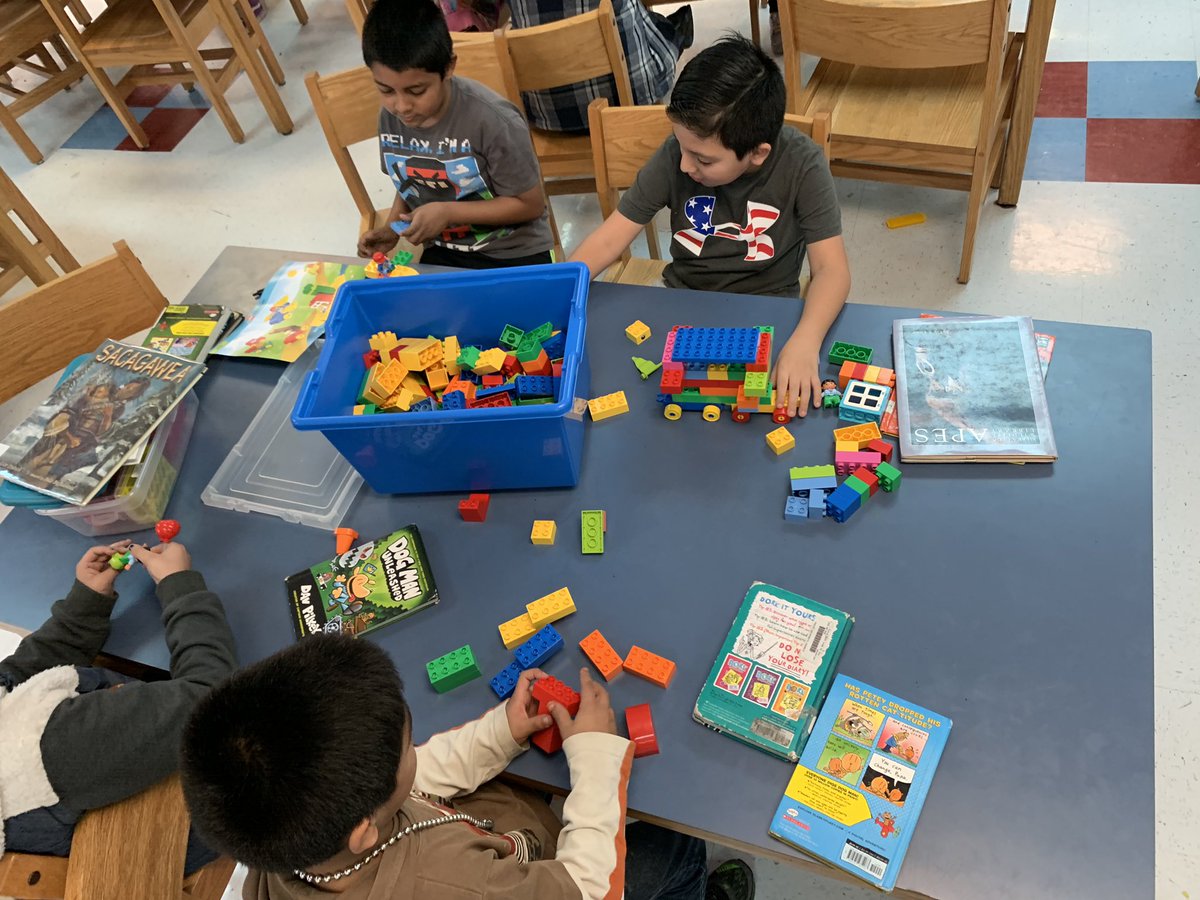 library_kes's tweet photo. @library_kes makerspace stations https://t.co/yhF33LY9Q6