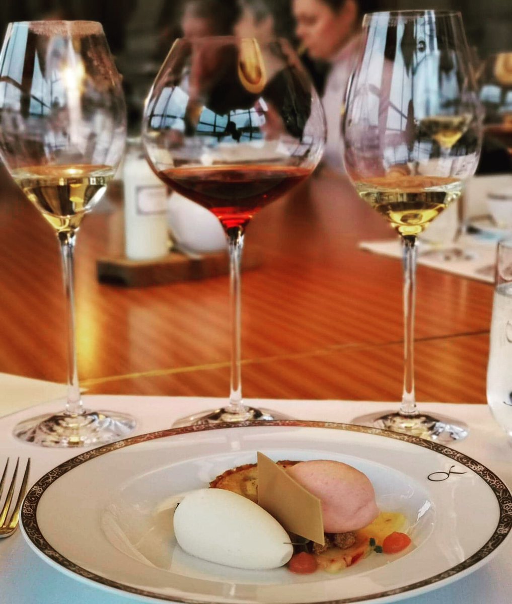 EvaWeckstrom's tweet photo. Today I got to try iconic restaurant Operakällaren’s new project. Lovely hand blown glasses from Swedish Orrefors. What a delight! #evasvinochmat #vinskolaonline #wineonline #operakällaren #orrefors https://t.co/kkB73NokEo
