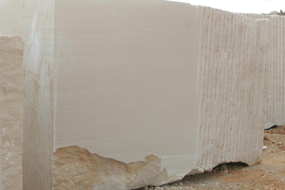Stone_Forever_'s tweet photo. The charm of Natural Stone...
* Moca Creme project • Rolls Royce stand *

#MocaCreme #portugueselimestone #limestoneflooringtiles #uniqueproject #stoneforeveraroundtheworld #exclusivityonnaturalstones https://t.co/fxfXfFRwbW