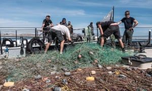 VirgoUDV's tweet photo. Nets and lines left in the water are a threat to wildlife trapping everything from fish & crustaceans to endangered turtles, seabirds and even whales. 640,000 tonnes of fishing equipment is dumped in the sea every year.
#climatechange #makeadifference
🔖 https://t.co/JmJj1ptelo https://t.co/6weiieRnp2