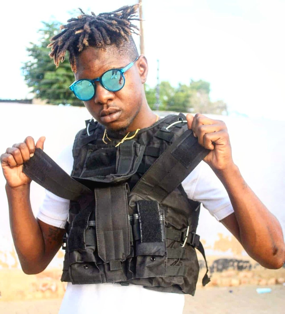 BokNora1's tweet photo. No one Can Dim My Light

#Signed2dastreet 
#streetsIsours 
#newMuziq 
#Paranoialife 
#$tt$
#newxul 
#DaakLeeek⛱️ https://t.co/OFIk5V7ft5