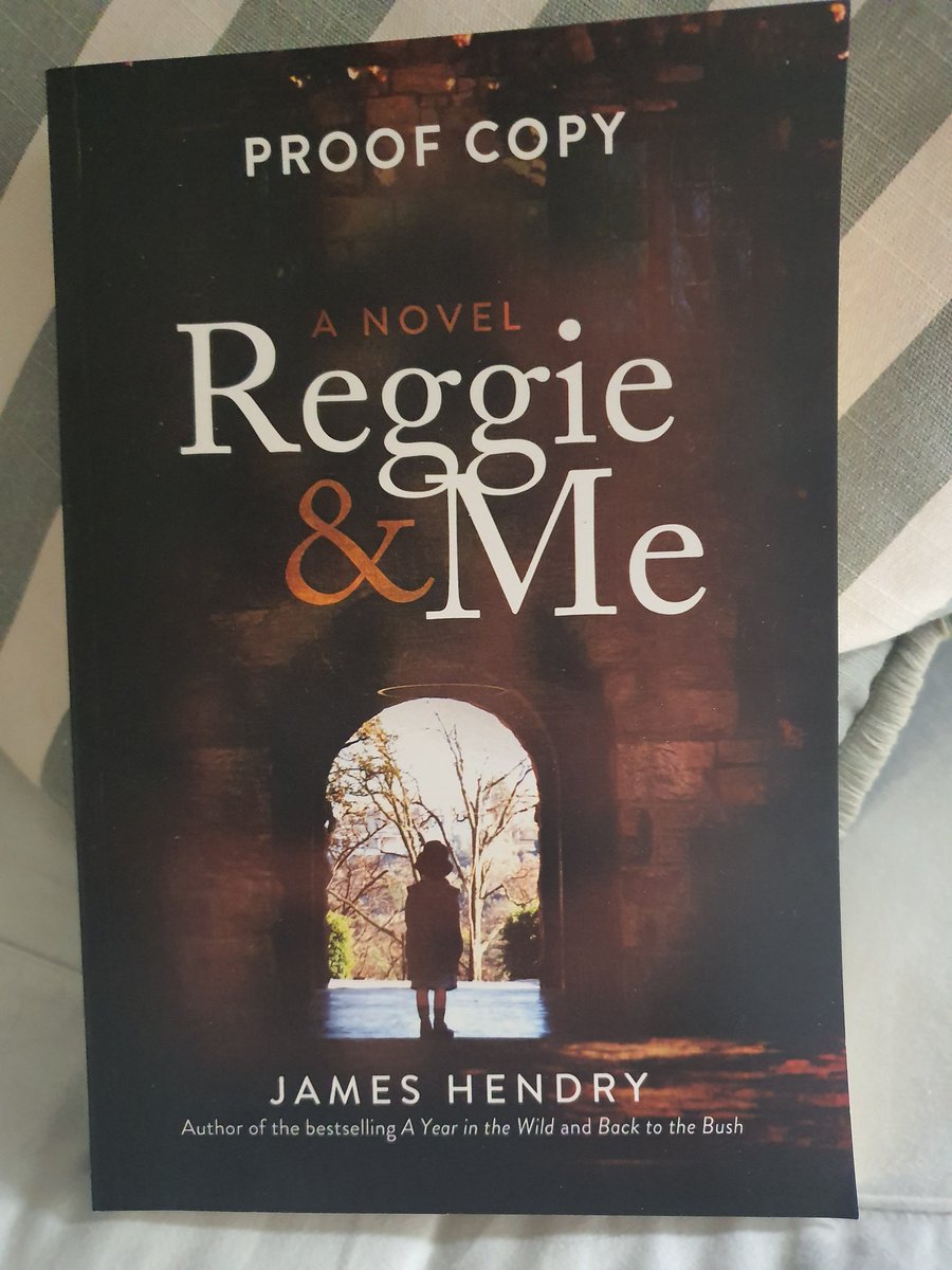 GailSchimmel's tweet image. It's a good day when @Eileen_E_Bee drops off a proof copy of the new @JamesRAHendry (finally! Been waiting for years!) . . .#ReadSA
