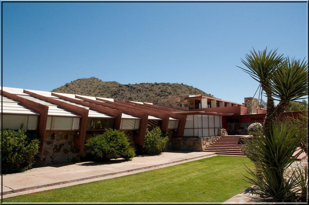 archinect's tweet photo. Frank Lloyd Wright's School of Architecture at Taliesin shutters its doors after 88 years. @WrightTaliesin @aaronbetsky 

https://t.co/Xw62nv7Ert https://t.co/5a6bcMtkL9
