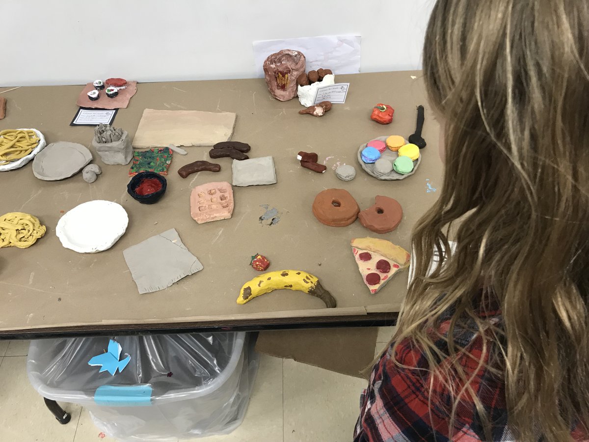 GRPSColeman's tweet photo. Preparing our "Foods" for the Art Show in 5th Grade Art with Mrs. Roche!

 #RockGRNJ https://t.co/Ir9BneJZ9U