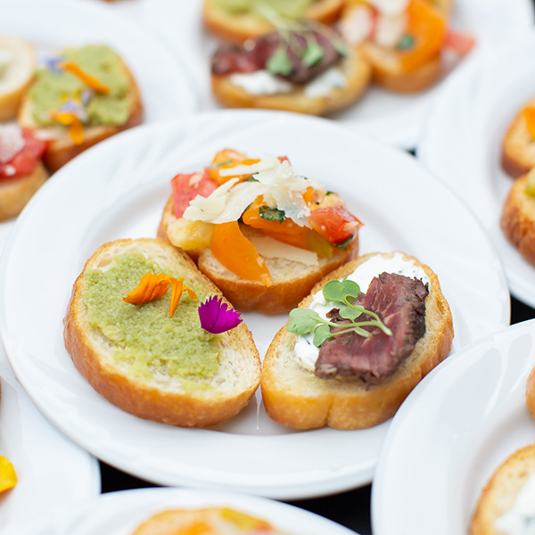 abritincatering's tweet photo. Customized and Colorful | #apples2applescatering #organic #local #grassfed #freerange #wedding #catering #MNcatering #mnweddings #weddingindustry #midwestbride #engaged #eventplanning #minnesotabride #minnesota #holidayevent #holidayparty #gradpartyideas #corporatecatering https://t.co/W02JlLQ6zY