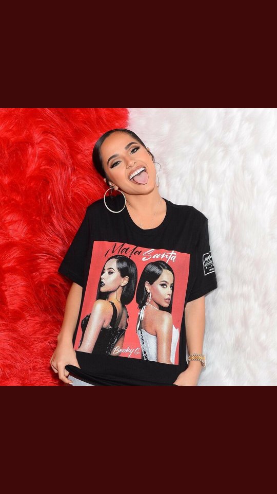 becky_all's tweet photo. U are art 
U are the sky 💓💓
U are everything @iambeckyg https://t.co/lYiP0UrlN9