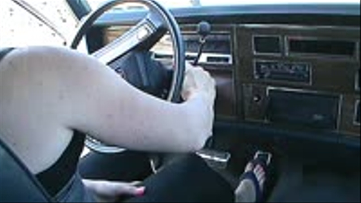 ClassicGasPedal's tweet photo. My #clip - Lesley Meets The Blue Oldsmobile Intro - Passenger Side View - Flip Flops, Leggings, Cranking, Revving, and Pumping just sold! https://t.co/VyCuwVgqUs #CRANKING via @Clips4Sale https://t.co/wINiolbCMV