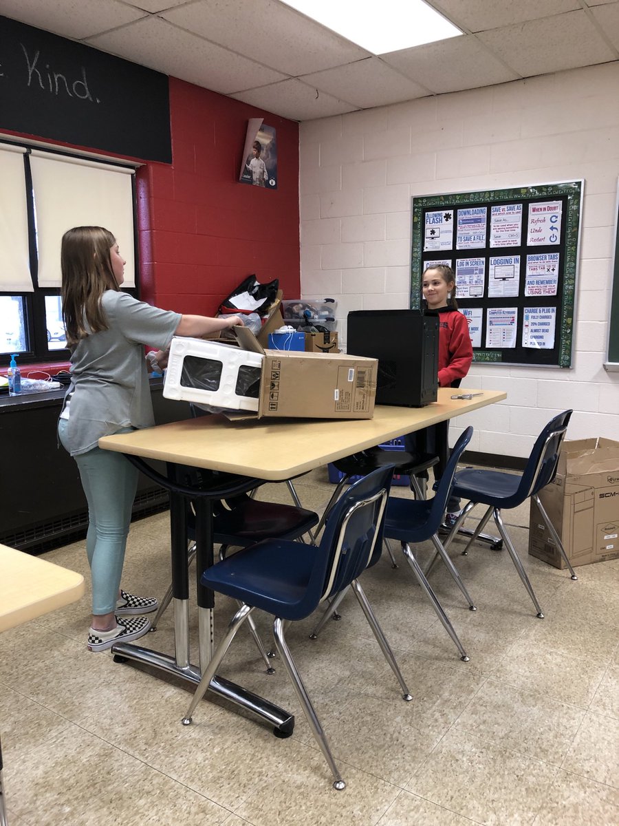 brucejones33's tweet photo. Starting to build our desktop computers. Started unpacking and installing components today’s. #GenYes kids rock! https://t.co/SDFEJJv47B