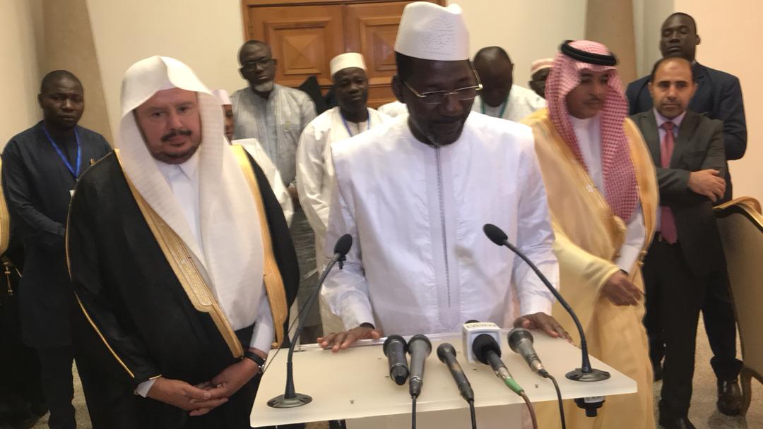 DemguiEmpereur's tweet photo. Son excellence Monsieur Alassane Bala Sakande accueil son homologue saoudien pour la 15ème session de l'Union Parlementaire de la conférence islamique  UPCI  du 26 au 31 janvier 2020 #Arabic  #upci #BurkinaFaso  #ouagadougou https://t.co/kx1qXD1Jws