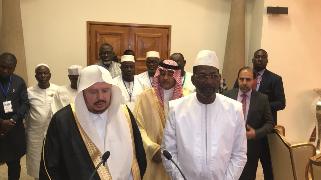 DemguiEmpereur's tweet photo. Son excellence Monsieur Alassane Bala Sakande accueil son homologue saoudien pour la 15ème session de l'Union Parlementaire de la conférence islamique  UPCI  du 26 au 31 janvier 2020 #Arabic  #upci #BurkinaFaso  #ouagadougou https://t.co/kx1qXD1Jws