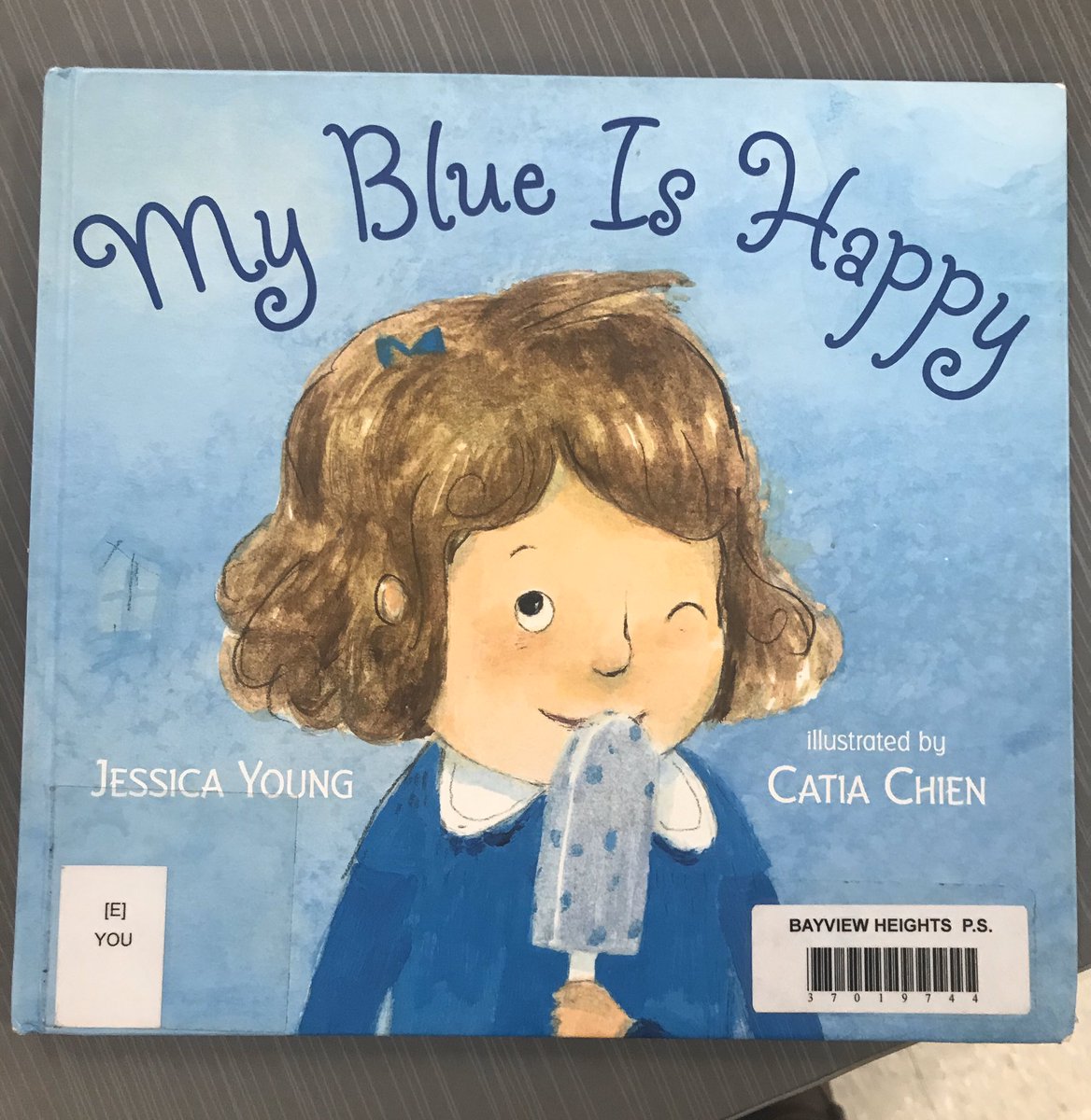 T4Tasneem's tweet photo. Using mentor texts on #wellbeing, comparison (simile) and exploring how colour connects to emotion in this grade 3 class @BayviewBears  @DDSBKto8 https://t.co/BhACfchGTp