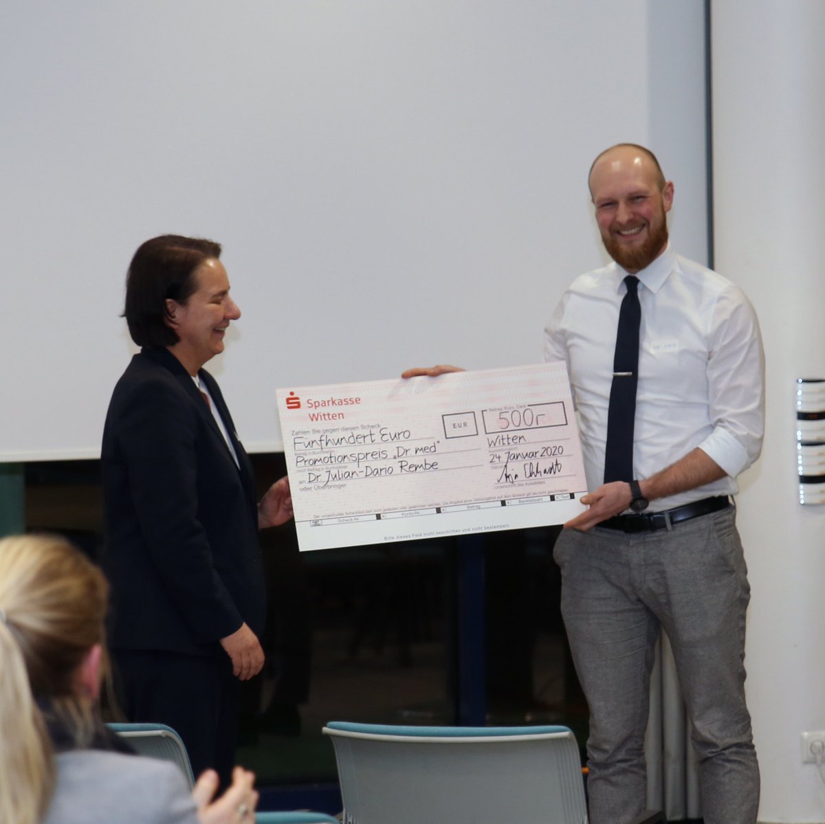JDRembe's tweet photo. Thanks @UniWH for awarding me the  'Promotionspreis Dr. med.' 2019!
Feeling honored and obviously quite happy.

Check out the corresponding paper: https://t.co/kh8MrGhOrf

(https://t.co/BohVcpWKJh) https://t.co/grj7bDsdWw
