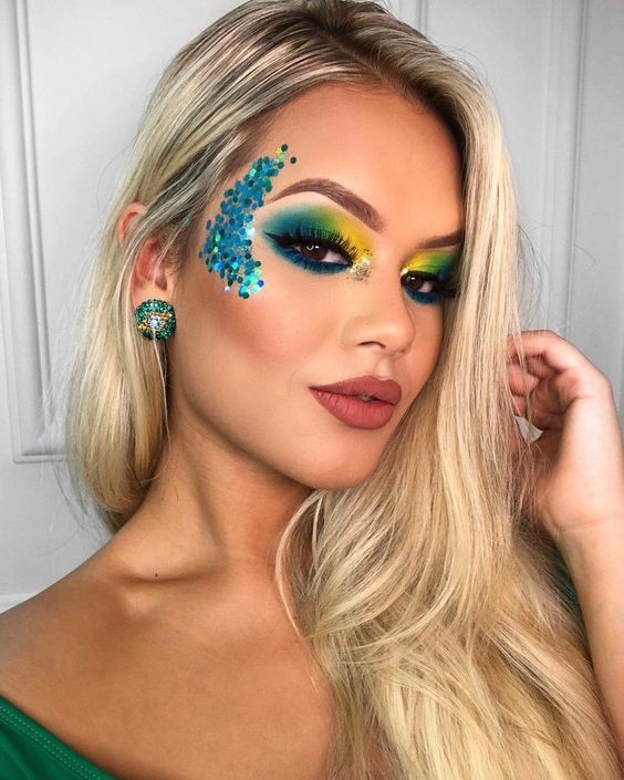 makeupcurso's tweet photo. Ideia de maquiagem para vc arrasa no carnaval.🎭💄💜
Curso Maquiagem na web 👩‍💻💄
Super promoção! Acesse

https://t.co/QmeD2I0XRT https://t.co/CjFGtizk9s