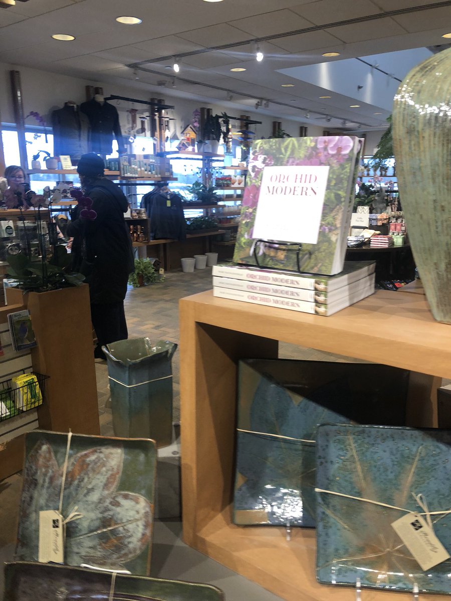 madison0323's tweet photo. The gift shop is mostly females and over heard the cashier saying today she has only seen a few people at the garden. #soan220_2020 https://t.co/JpGWpITgqK