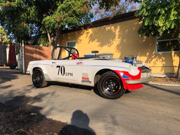 autoveloci's tweet photo. FERRARI HUNTER!!! 1965 MG MGB 5.0 V8 Roadster (Oceanside) $6400 - https://t.co/6RaPGkwow2 https://t.co/B01oaRK1n7
