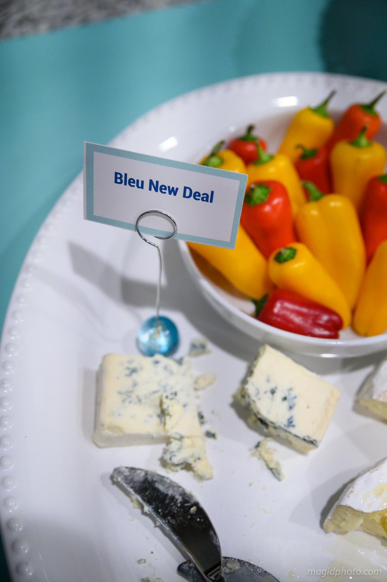 A cheese plate labeled "Bleu New Deal."