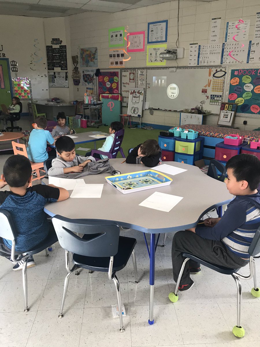 kimberw5226's tweet photo. Problem solving AND counting coins - covering numerous content and practice standards with one activity! Getting lots of bang 💥 for our buck! Thanks @gfletchy #threeacttasks @teach2parker @Westatrcs @RussellvilleK12 @AMSTI4all @amstiuna https://t.co/GGH6LTk4Hr