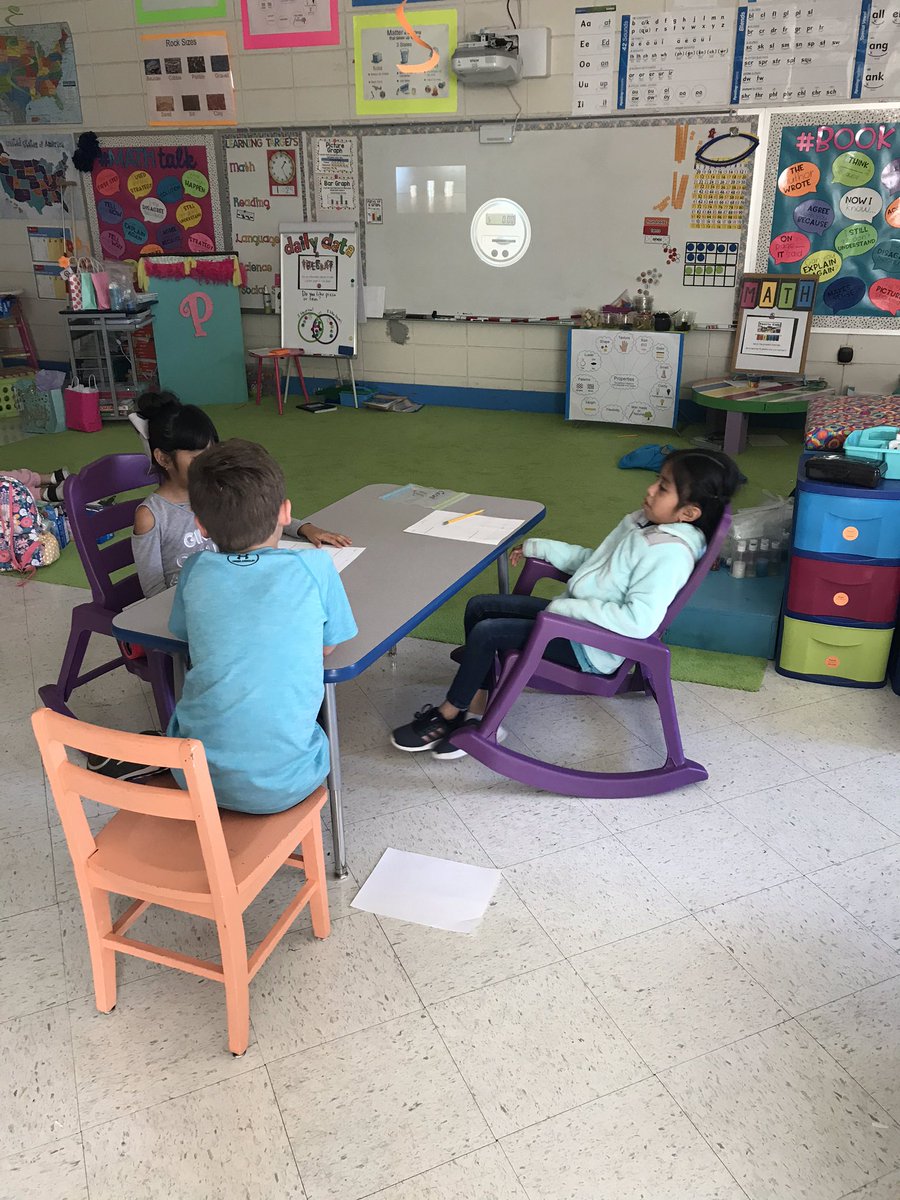kimberw5226's tweet photo. Problem solving AND counting coins - covering numerous content and practice standards with one activity! Getting lots of bang 💥 for our buck! Thanks @gfletchy #threeacttasks @teach2parker @Westatrcs @RussellvilleK12 @AMSTI4all @amstiuna https://t.co/GGH6LTk4Hr